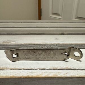 $5 bundled - VTG Lucky 🍀 Lager Age-Dated Beer🍺 Bottle Opener
